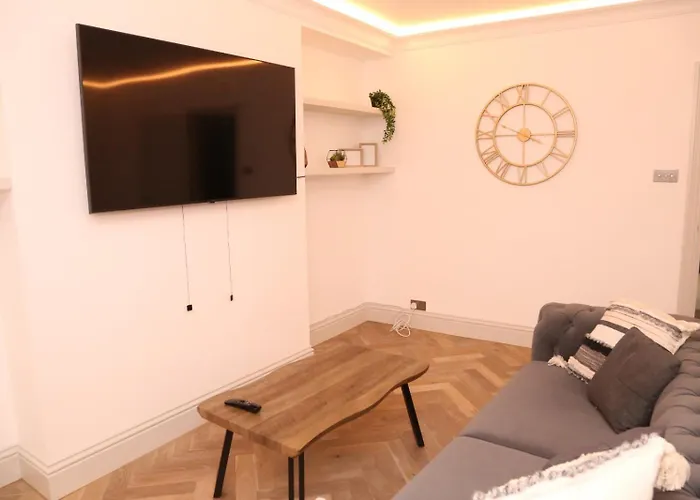 Star London Edgware Road 2-Bed Haven
