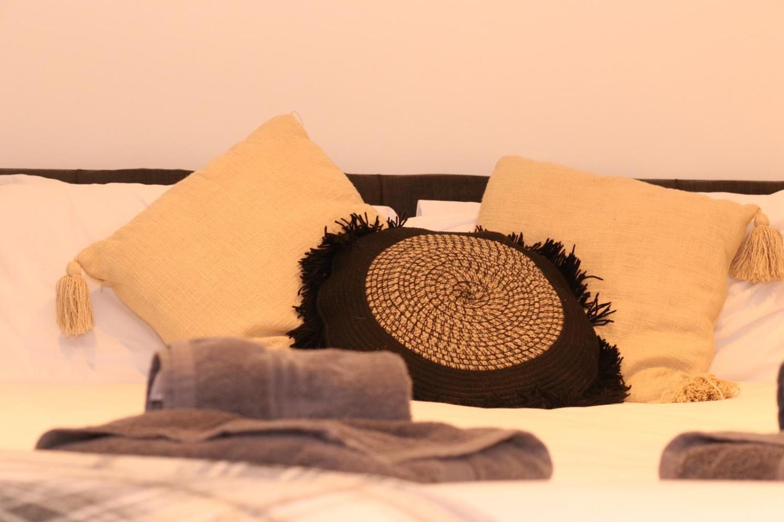 Star Edgware Road 2-bed Haven * Londen